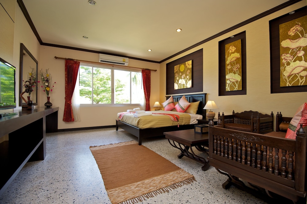 Lotus Paradise Resort 50/77