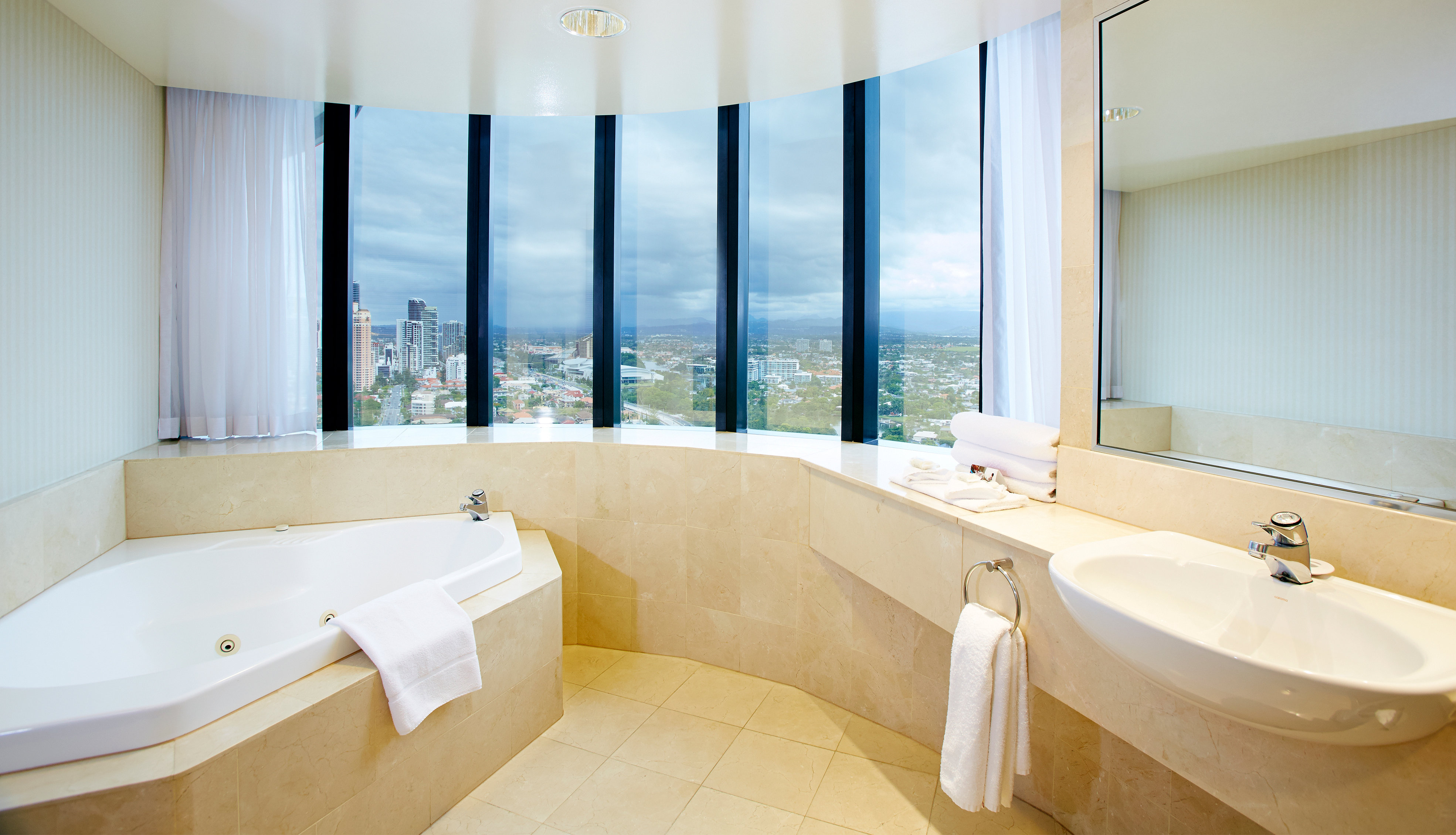 Crowne Plaza Surfers Paradise 77/77