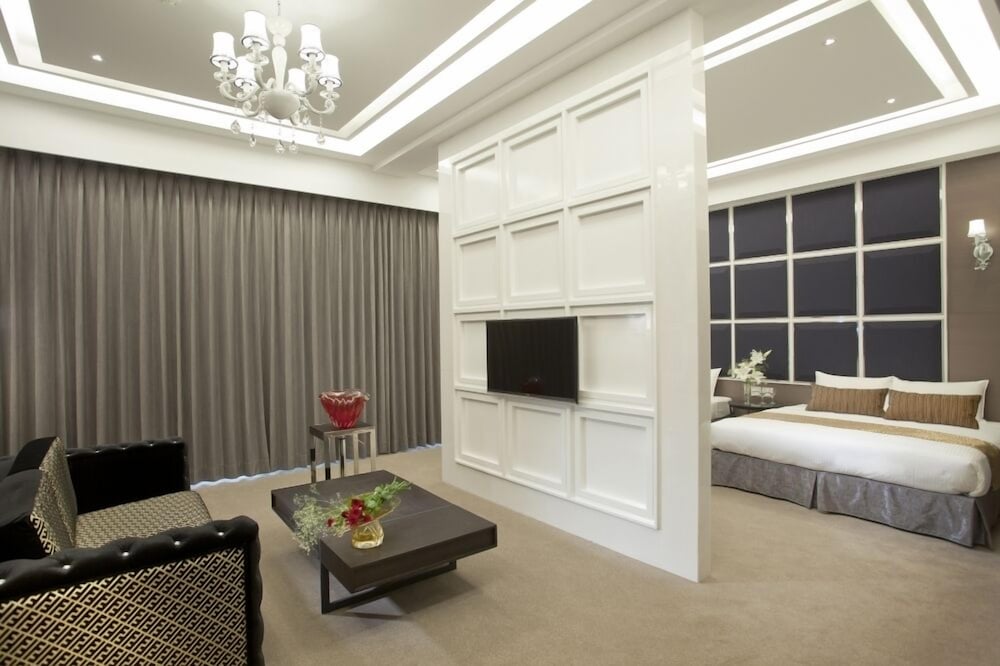 Renyi Lake Hotel 32/51