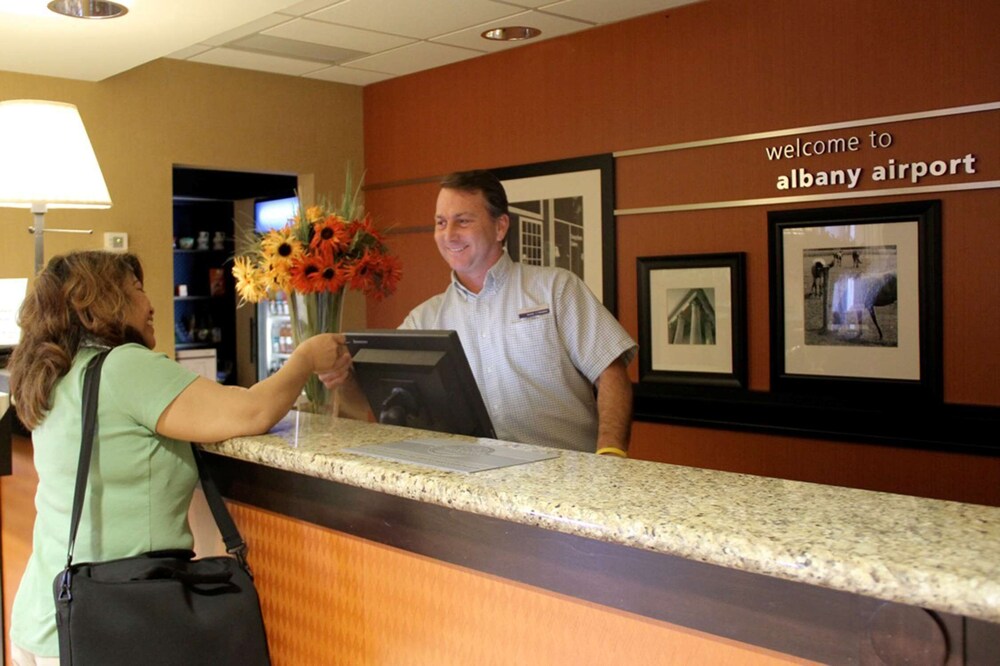 Hampton Inn & Suites Albany-Airport 5/36