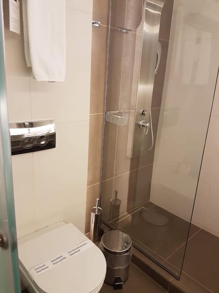 Coral Hotel 6/50