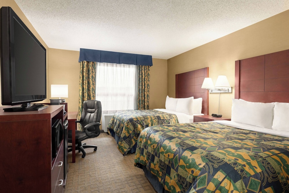Efficiency, 2 Queen Beds
