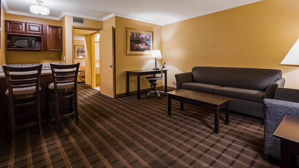 Best Western Inn & Suites Ontario 23/33