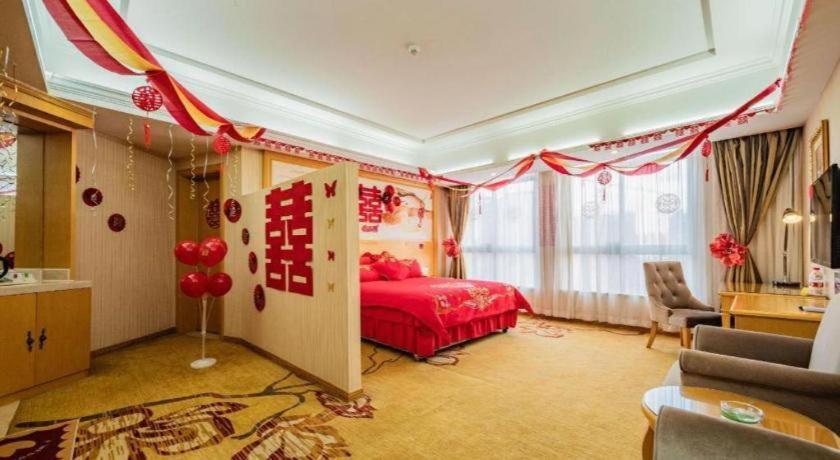 Vienna Hotel (Chengdu Xinfan Furniture City) 41/54