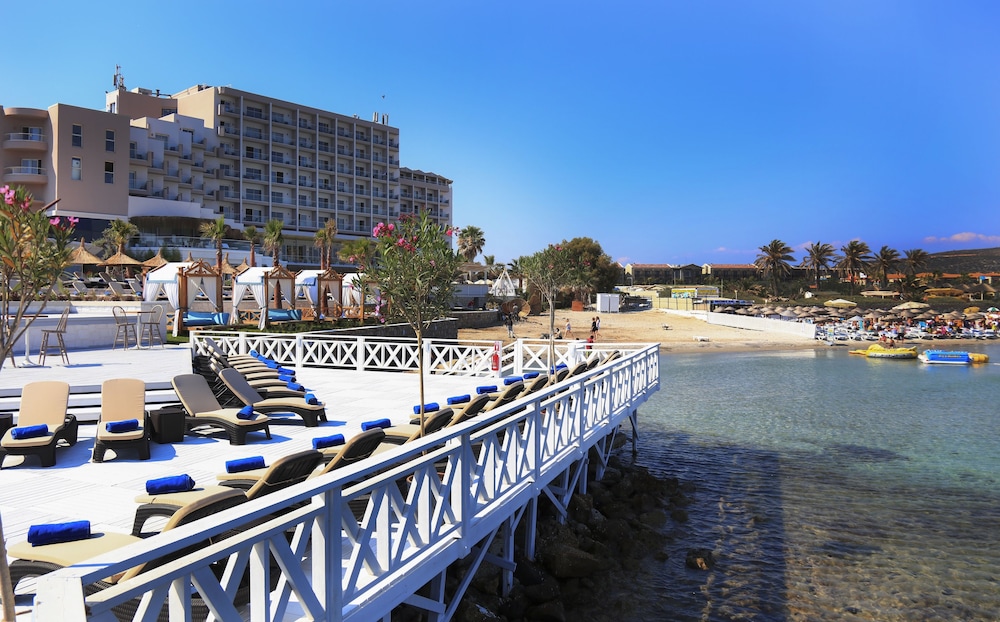 Design Plus Seya Beach Hotel 62/67