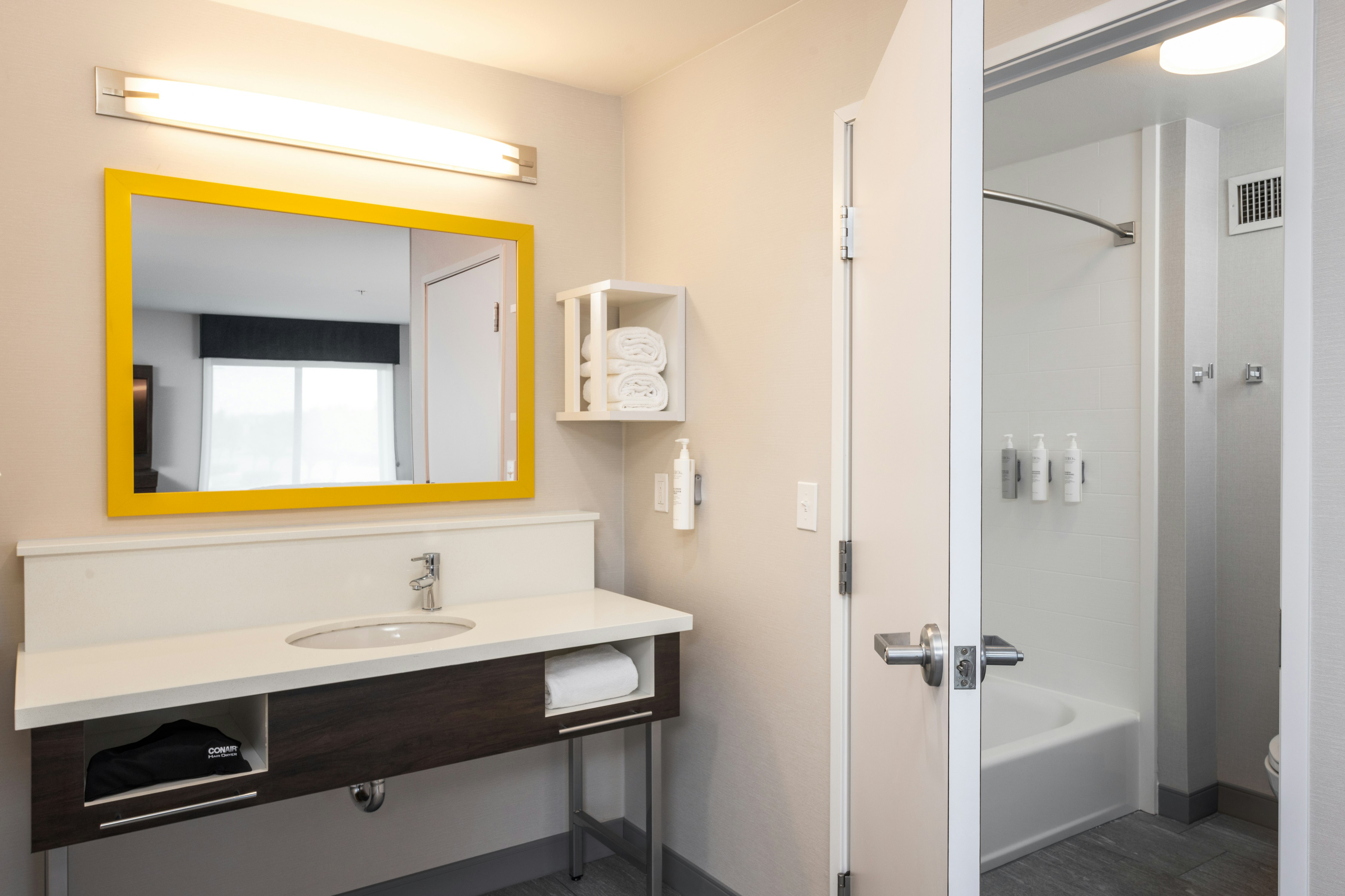 استوديو بسرير كينج مع أريكة، Hampton Inn Suites Manteca 7/10