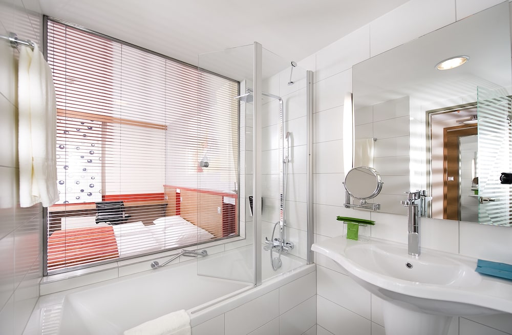 Royal Park Boutique Hotel 57/59