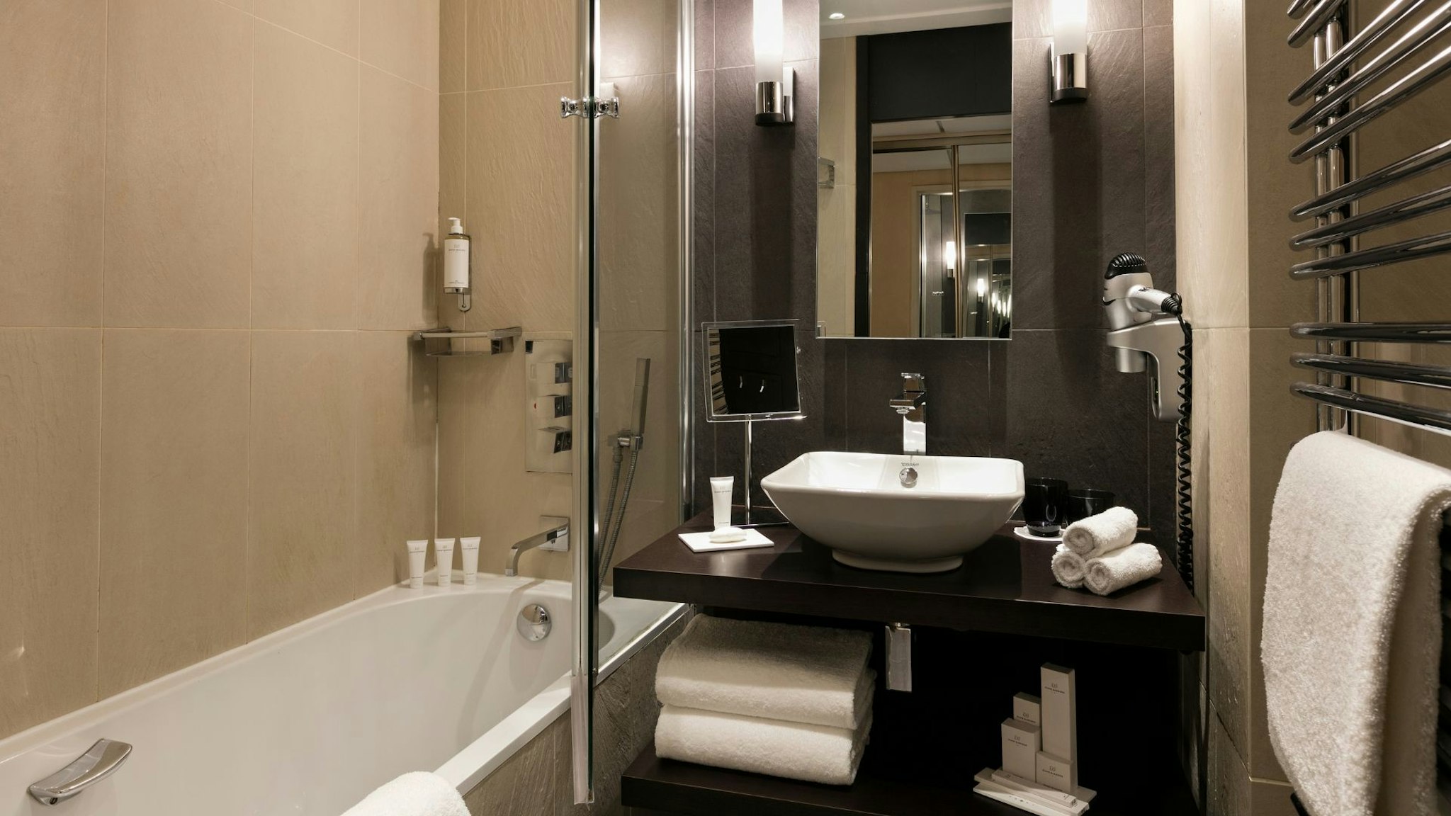 Hotel Barriere Le Gray D Albion Cannes 75/75