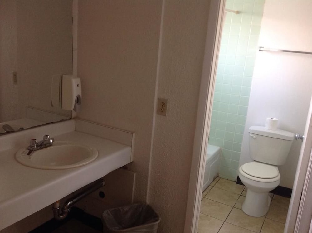 Hampton Inn & Suites Amarillo East 11/37