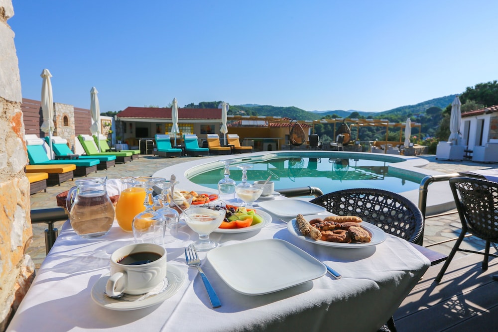 SKIATHOS ISLAND SUITES 36/50