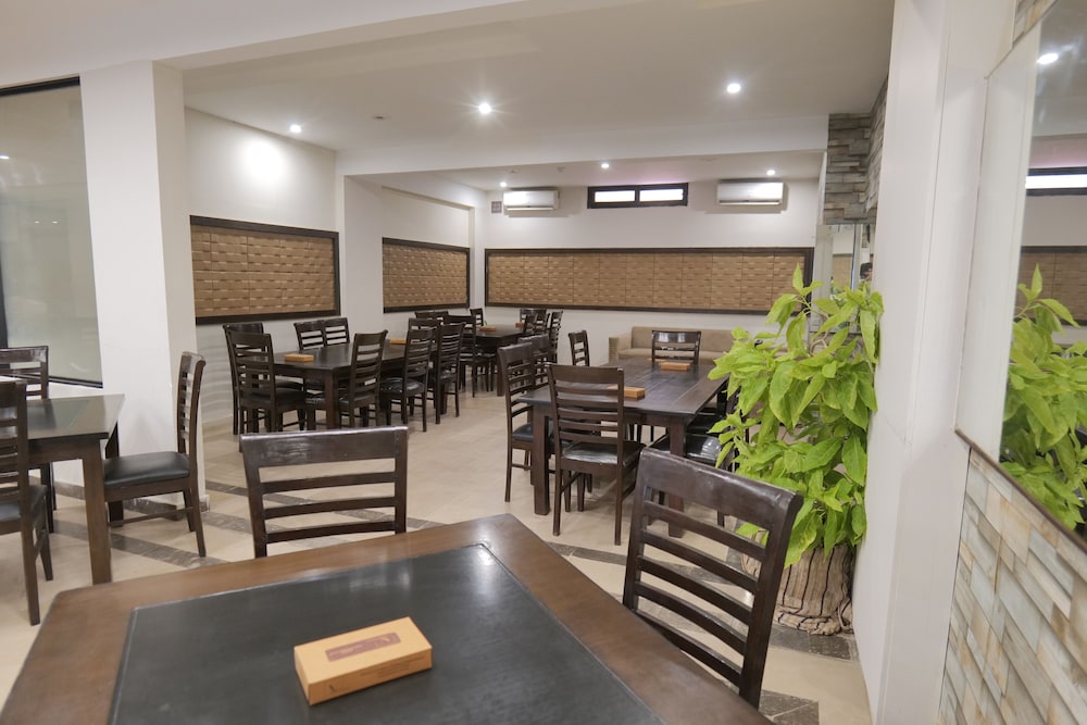 Xefan Hotel and Suites 51/59