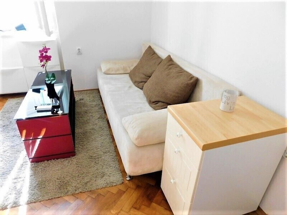APARTMENTS IVO 14/43