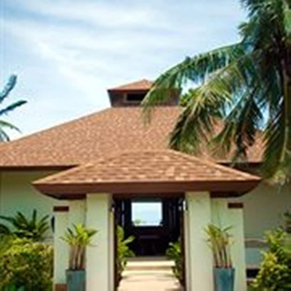 Rin Beach Resort 10/70