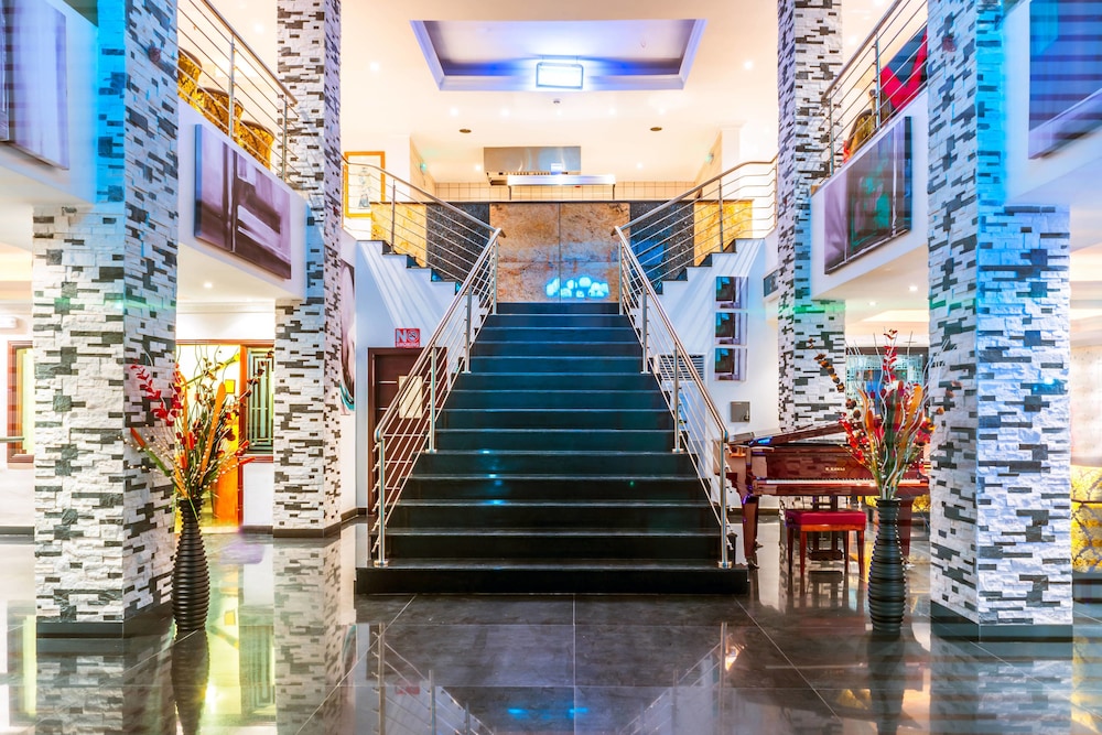 Protea Hotel By Marriott Lagos Kuramo Waters 31/71
