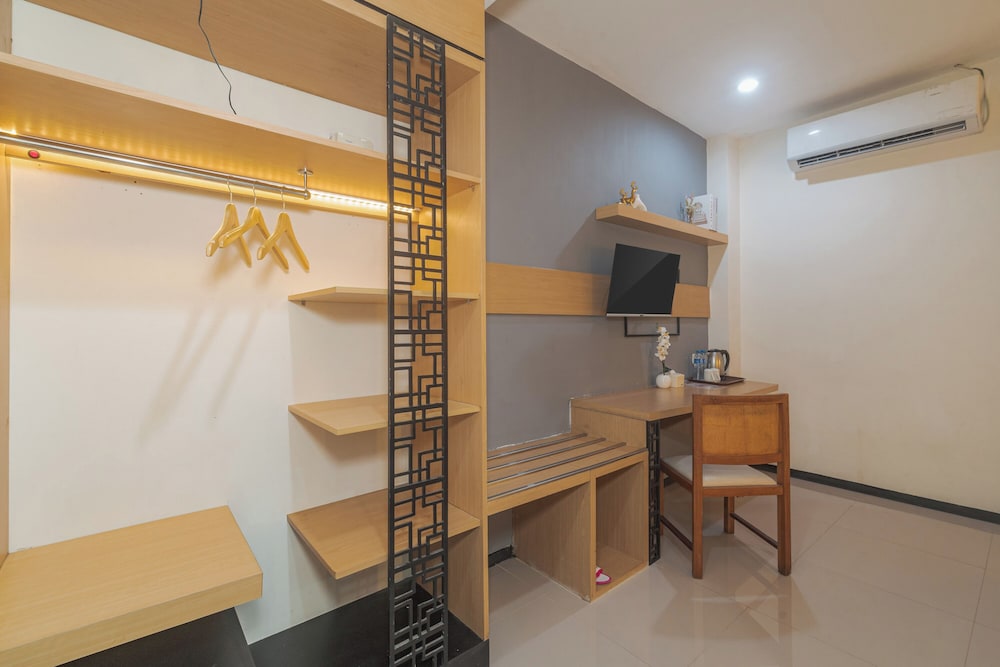 Best Hotel Kedungsari 29/42