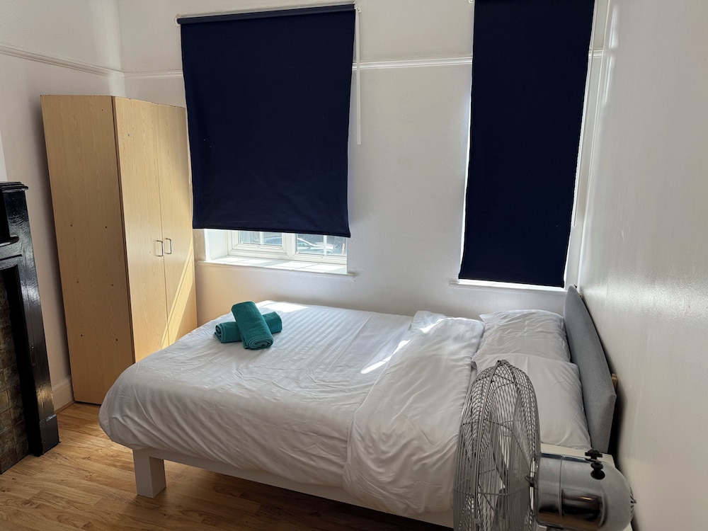 Rahal Hotel Hackney London 14/47