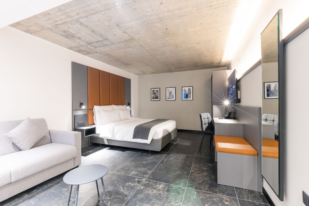 The Londoner Hotel St. Julian's 32/61
