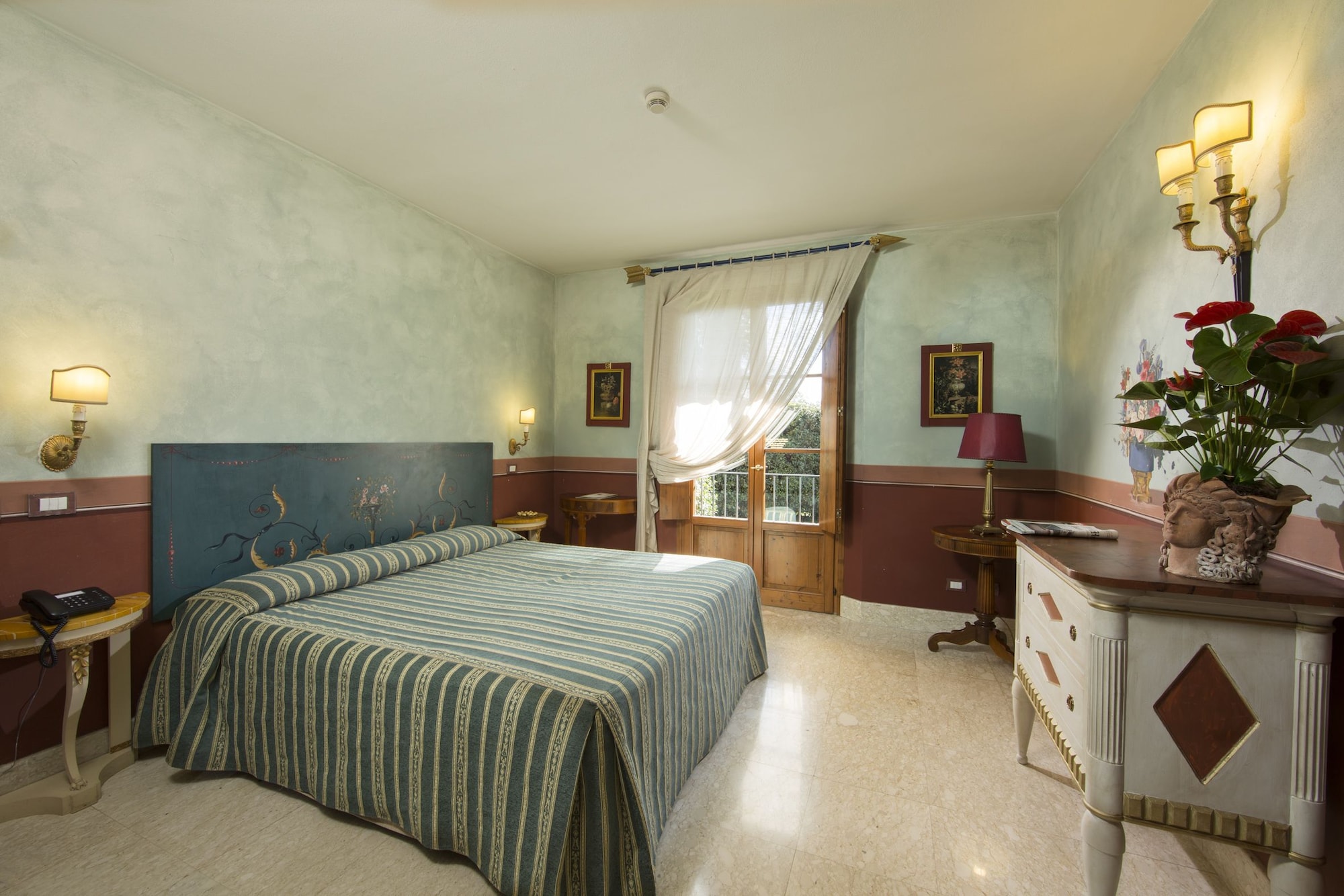 1 BEDROOM, CLASSIC, TRIPLE, ACCESSIBLE