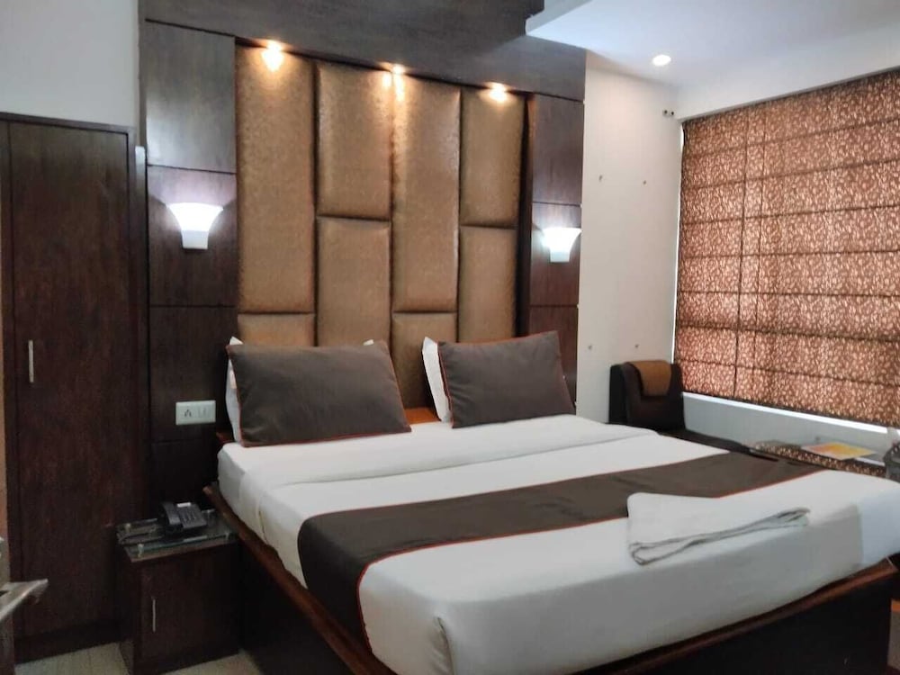 Hotel U. R. 25/40