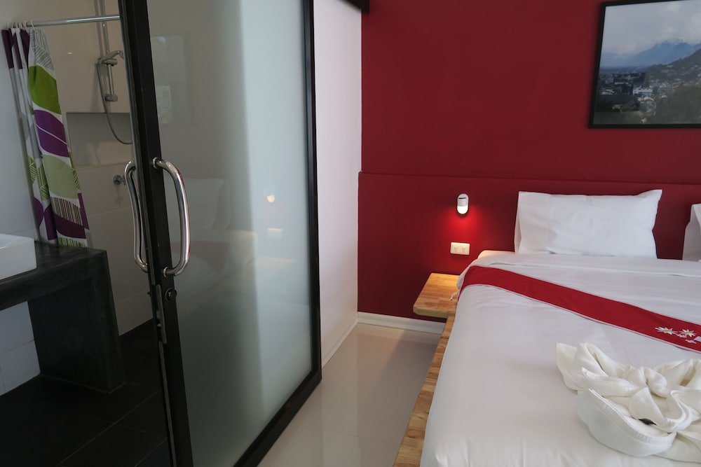 ROOM, DOUBLE BED, PATIO