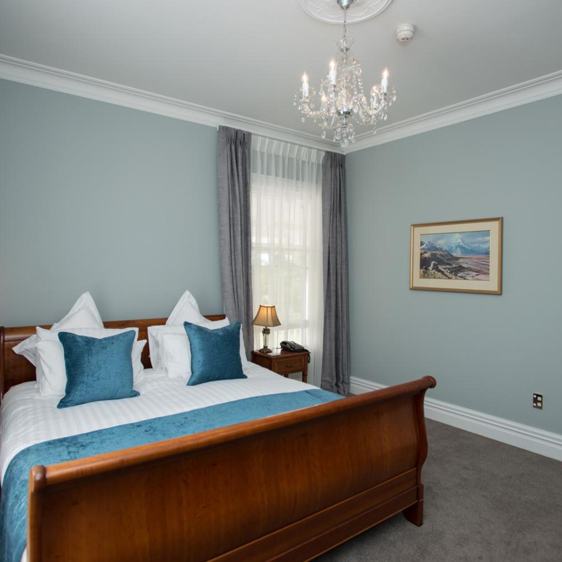 Homestay, Suite