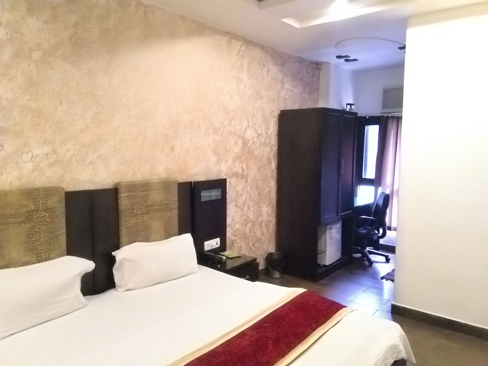 Arihant Inn 24/53