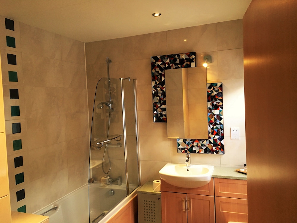 The Highworth Hotel 48/48