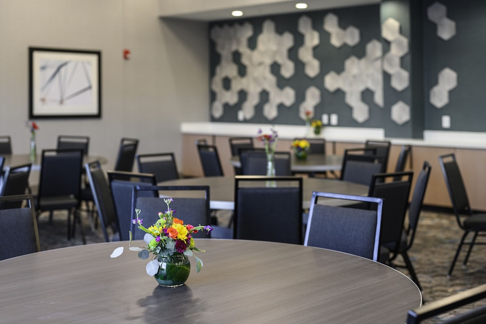 Hyatt House Indianapolis / Fishers 54/68