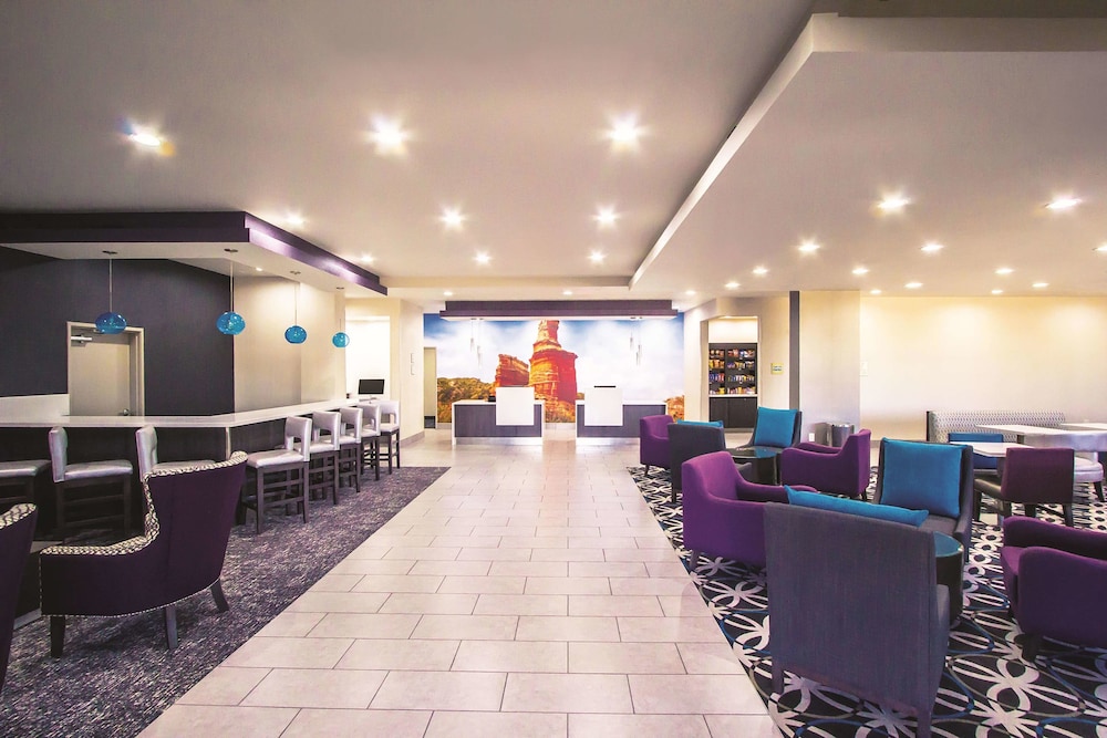 La Quinta Inn Suites By Wyndham Pampa 11/52