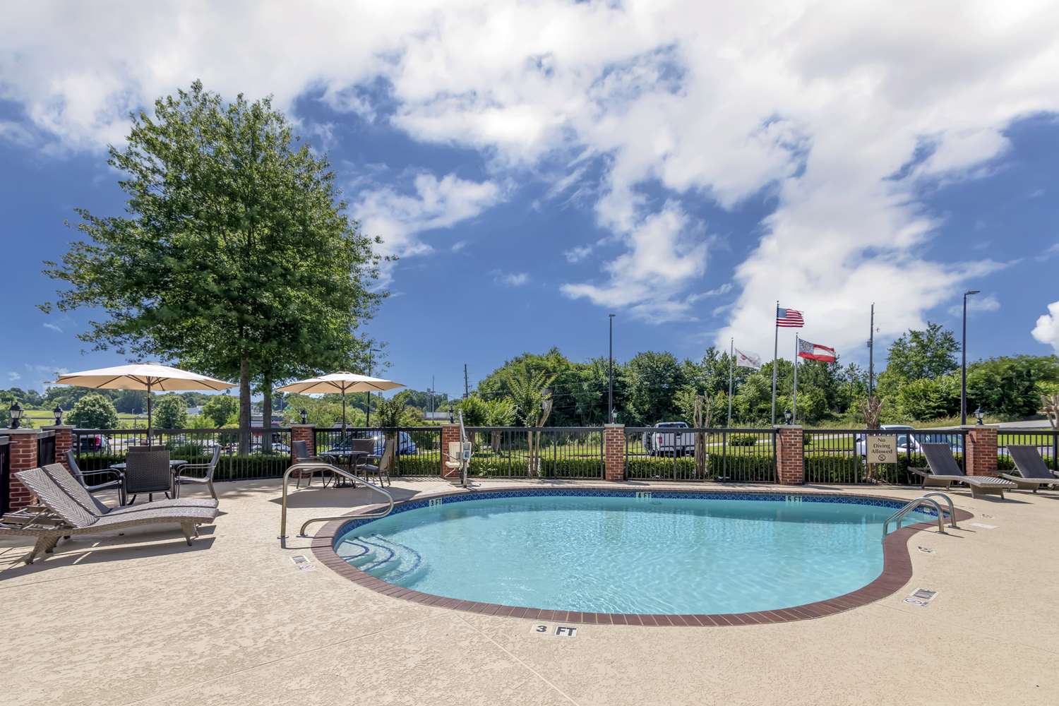 Best Western Plus Lake Lanier Gainesville Hotel & Suites 16/17