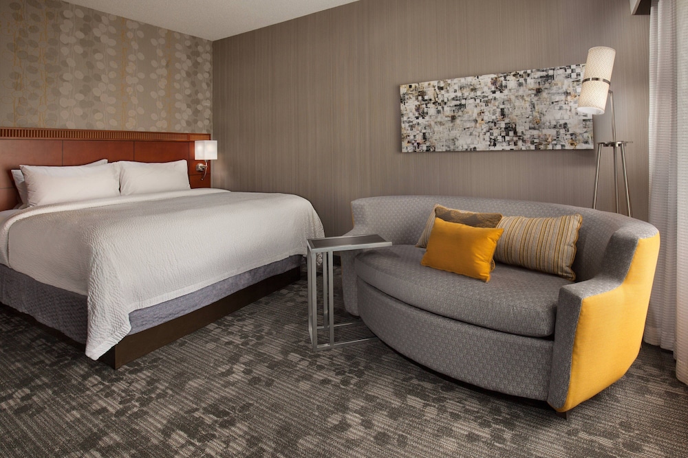 Courtyard by Marriott Harrisburg Hershey 11/32