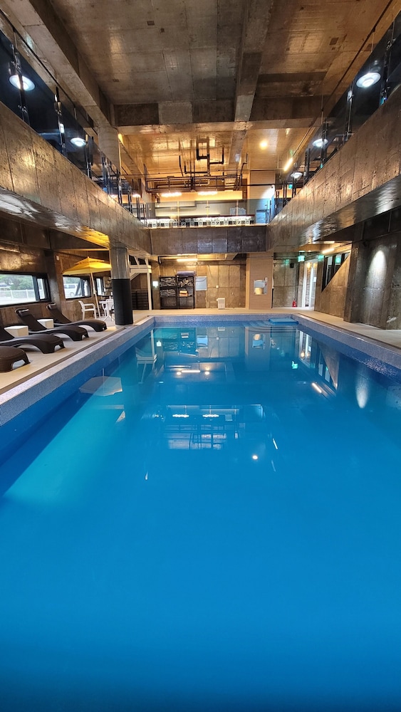 Grim Resort 30/50