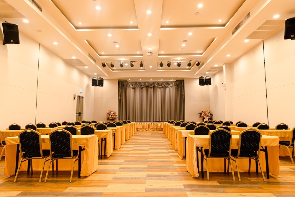 Tour De Phuket Hotel 67/71