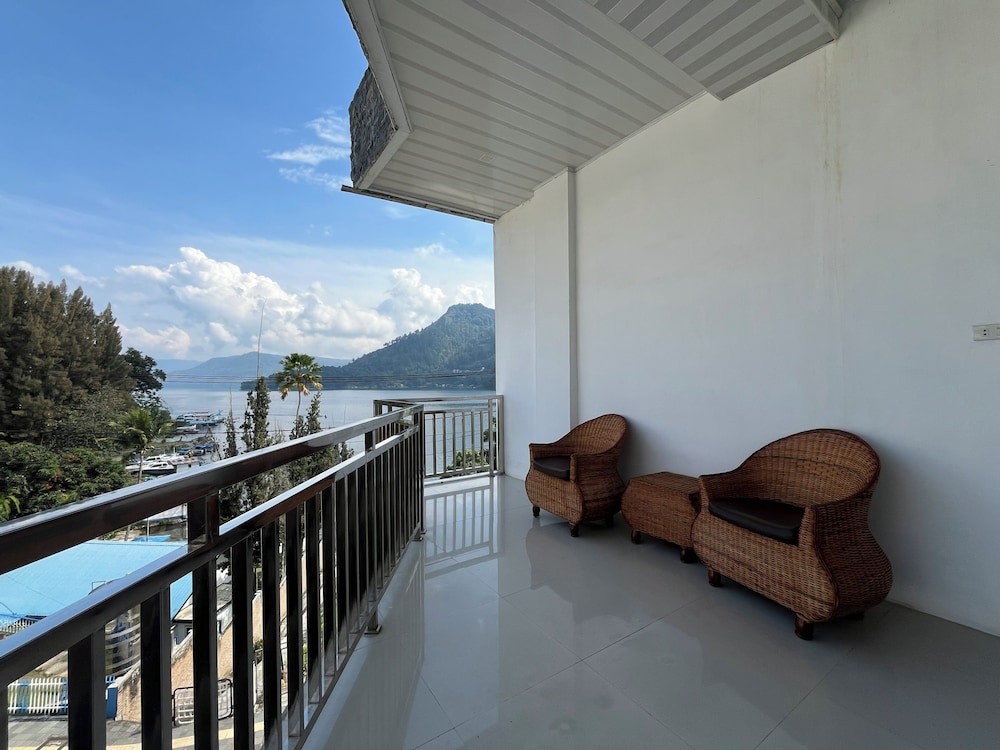 Grand Tamaro Hotel Parapat 32/49