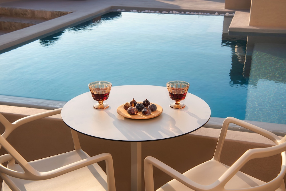 Halcyon Days Suites 30/50