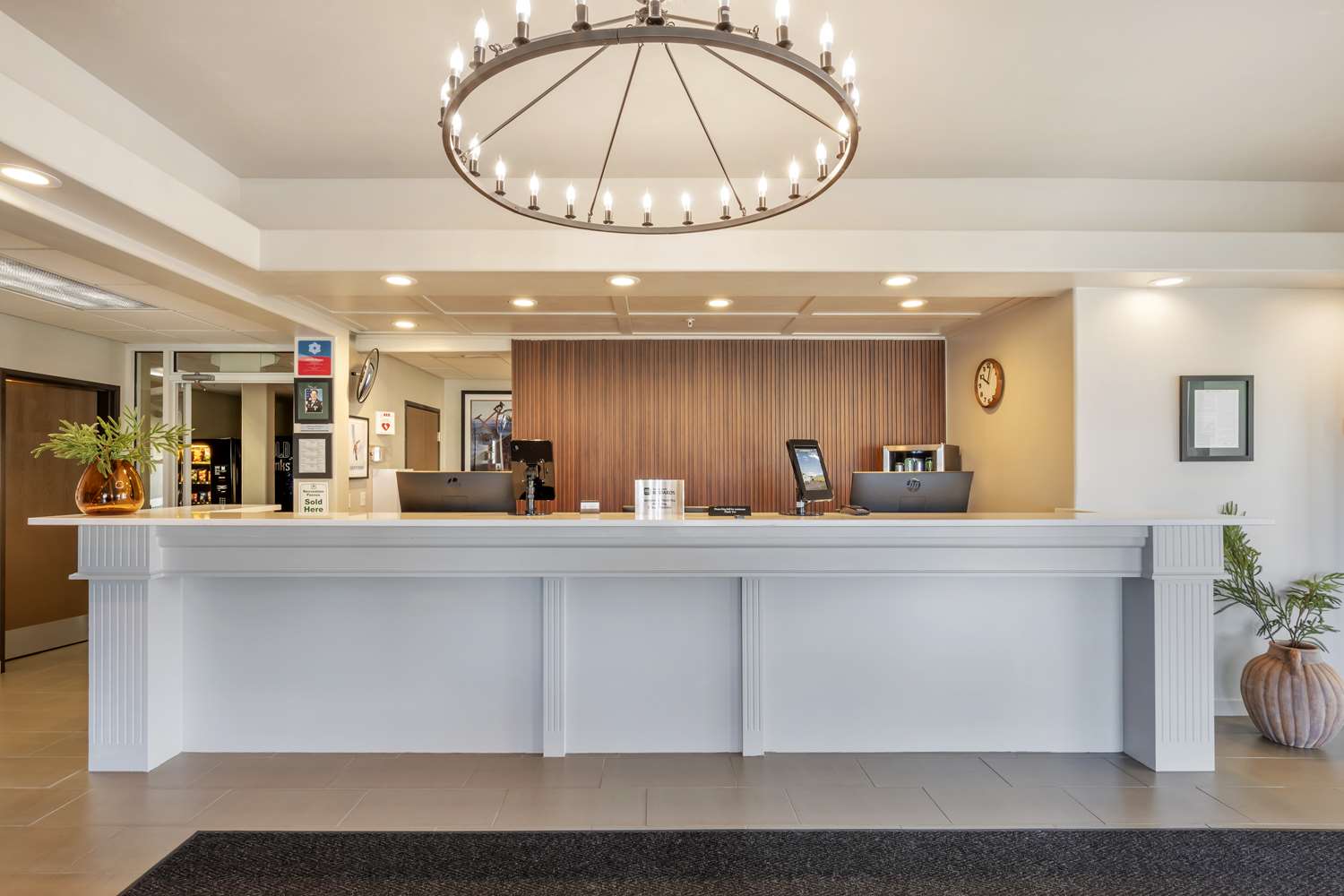SureStay Plus by Best Western Enterprise — foto 2