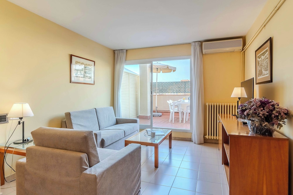Aparthotel Bertran 83/109