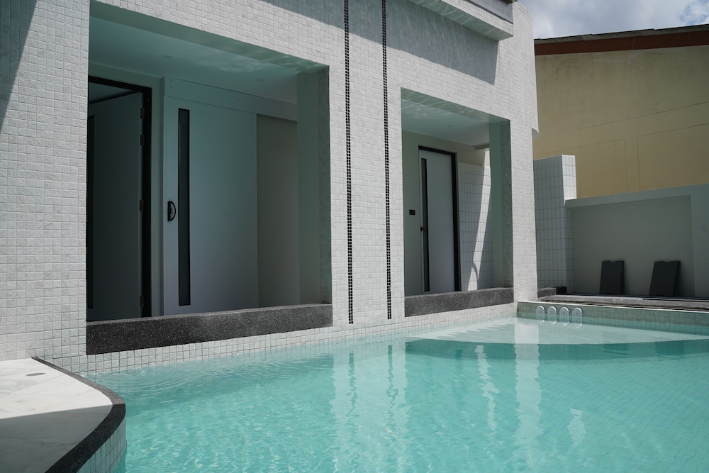 Ratri Hotel Phuket Old Town 30/47