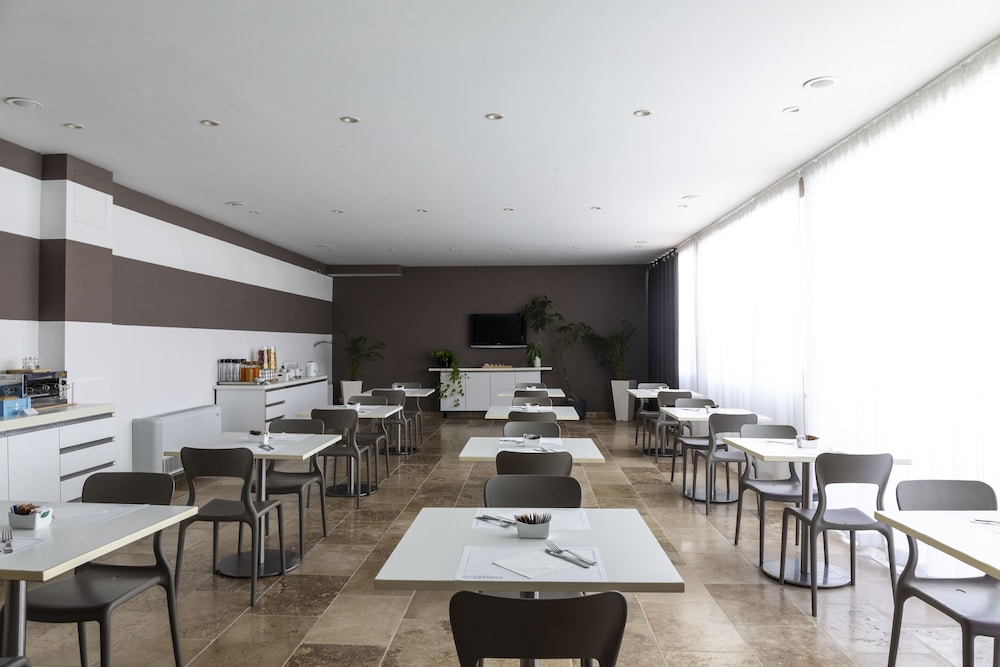 The Florence Hills Resort Spa 32/50