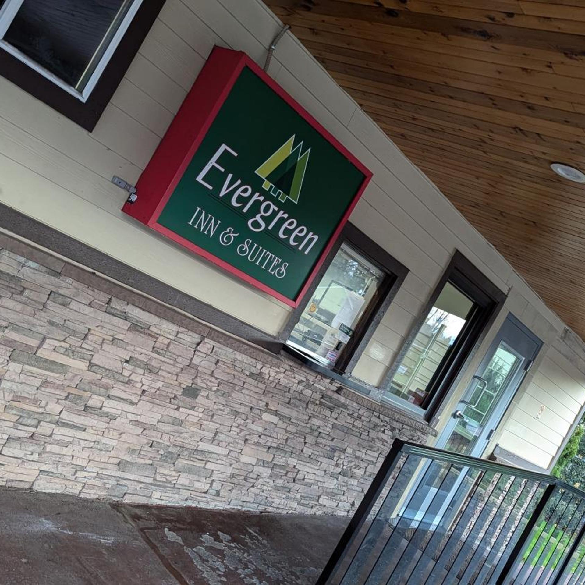 Evergreen Inn Suites Portland 5/48