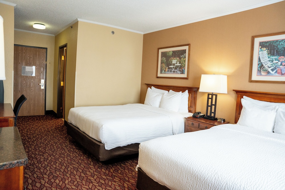Coshocton Village Inn and Suites 15/68