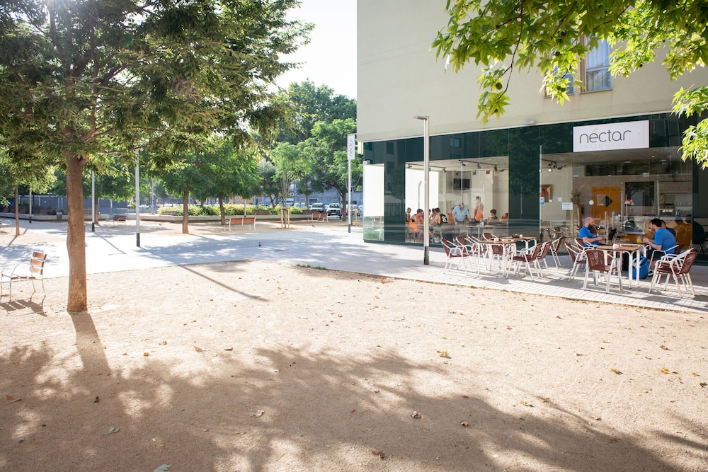 Aura Park Aparthotel 62/69