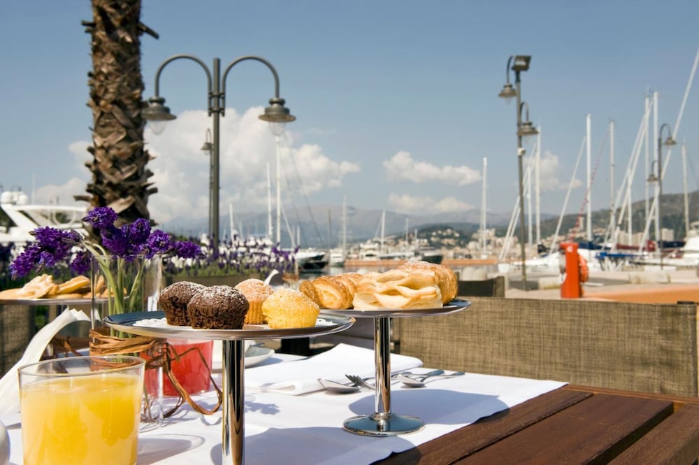 Marina Place Resort 42/51