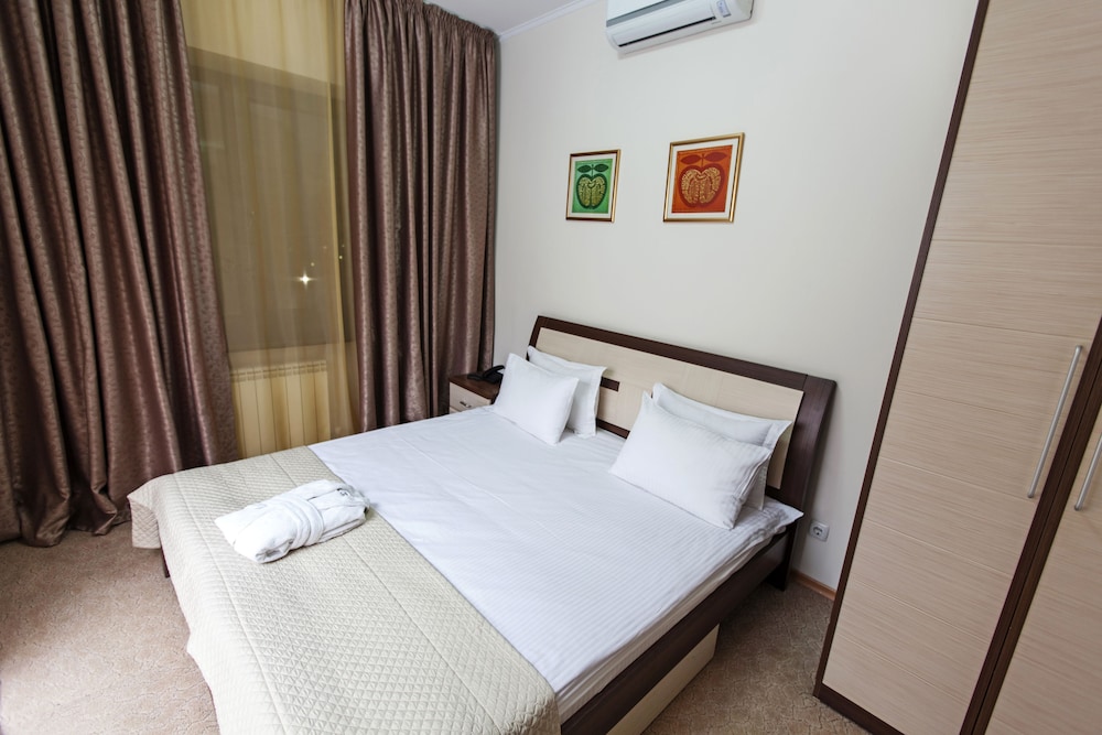 Alma Hotel 15/76