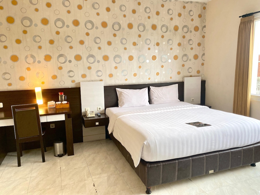 Hotel 88 Jember 15/50