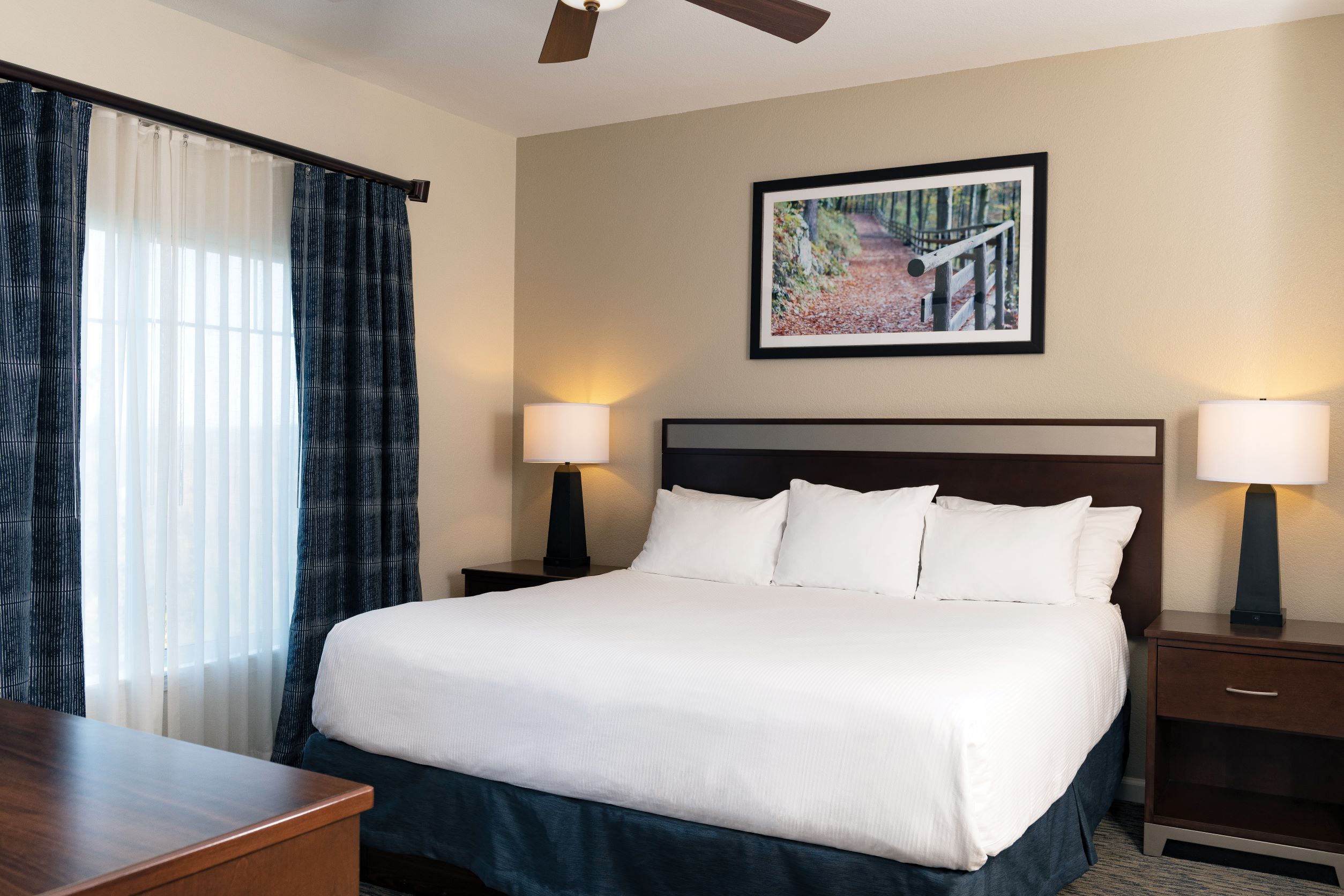 1 BEDROOM, SUITE