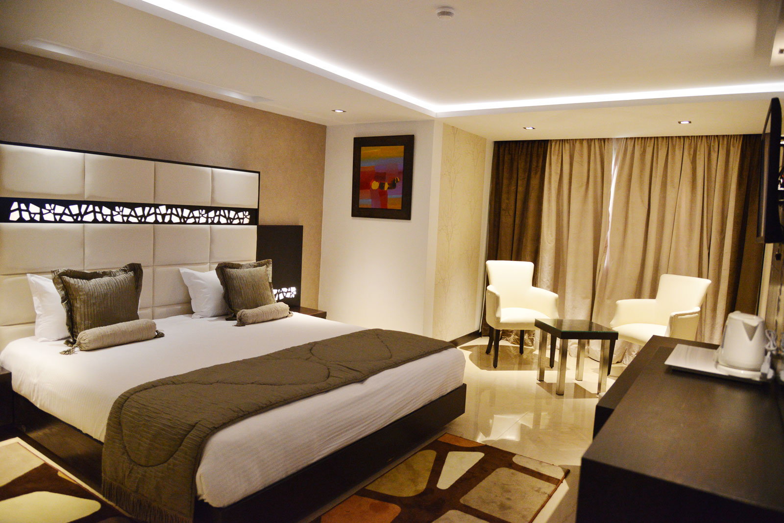 Deluxe, Suite