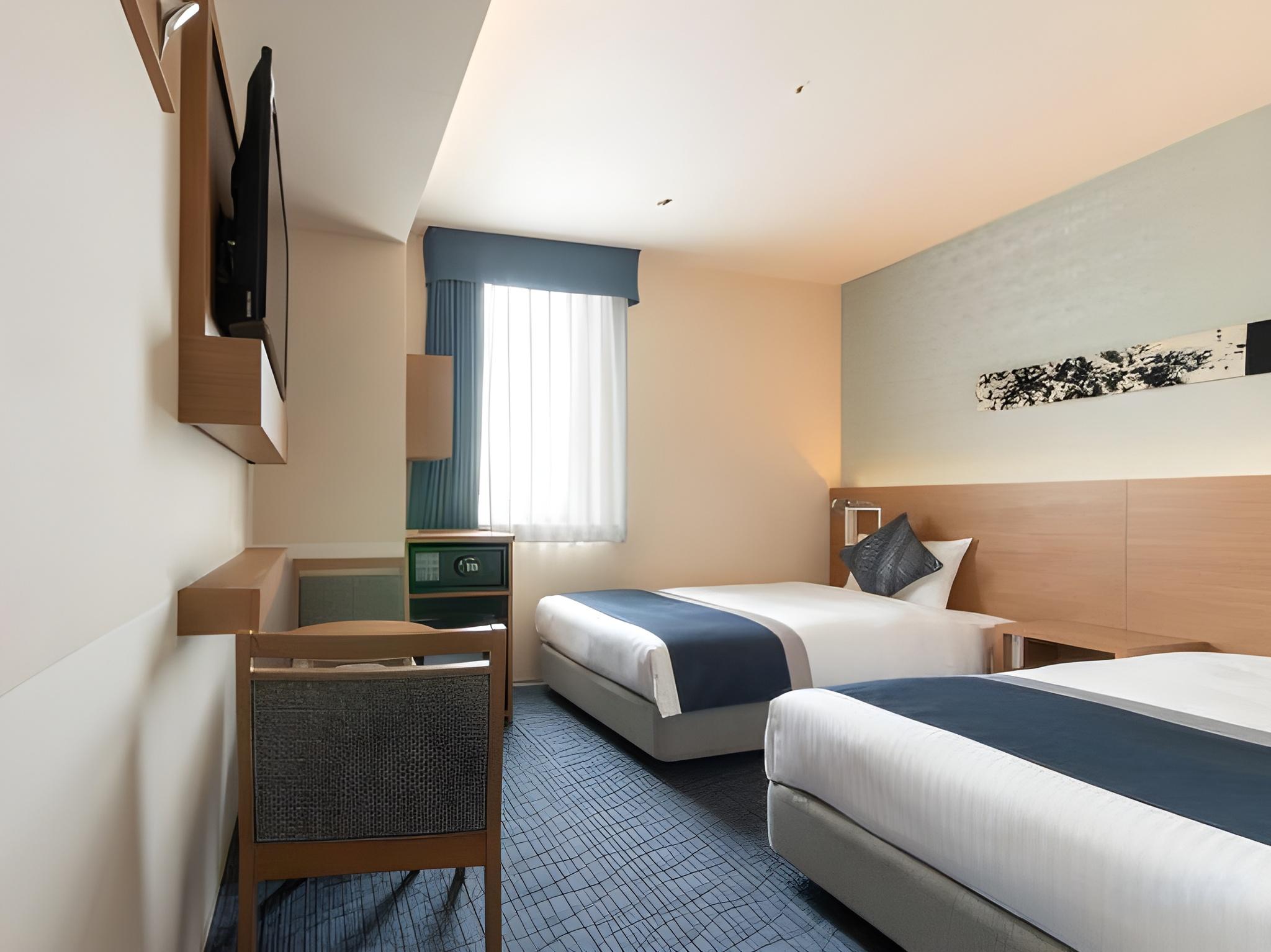 Moderate, Twin Beds