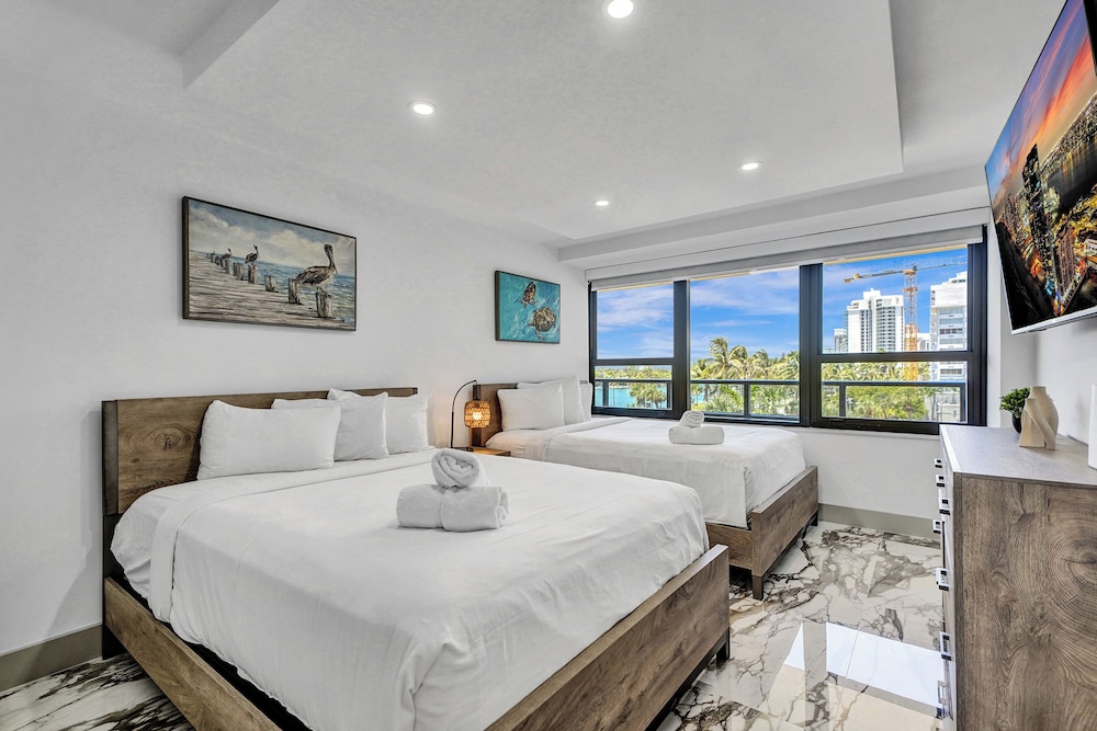 3 Bedrooms, Condo, Resort, Pool, Luxury, King Bed, Bunk Bed, 2 Queen Beds, Beach Side, Sauna