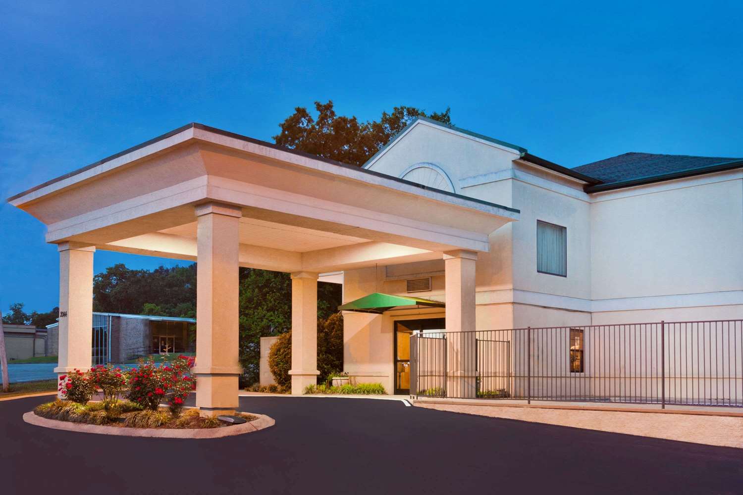 Super 8 by Wyndham Ft. Oglethorpe GA/Chatt TN Area 2/16